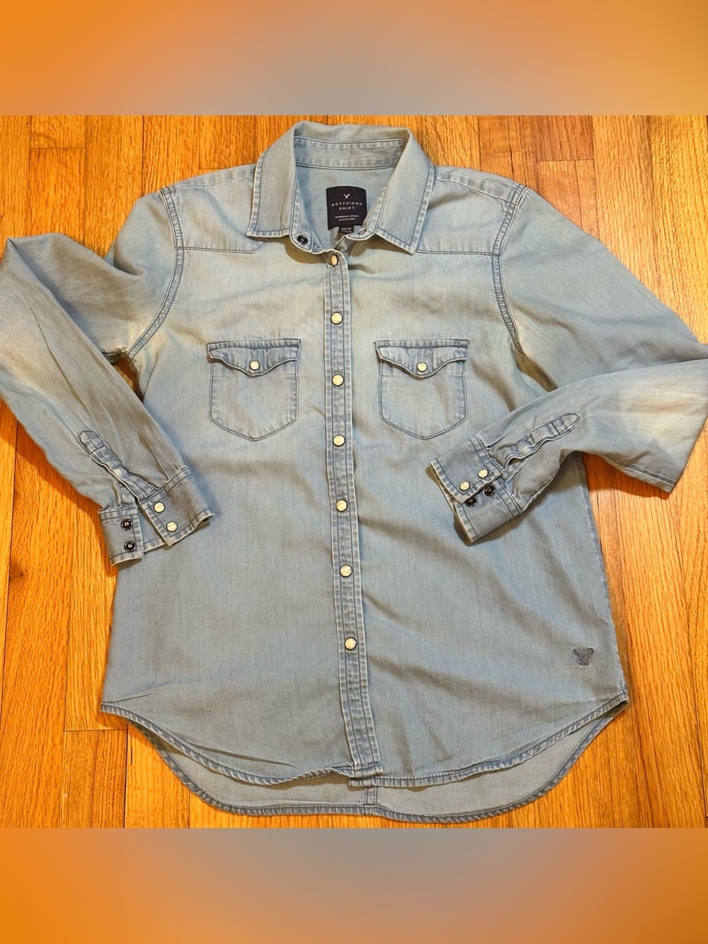 American Eagle Boyfriend Fit Pearl Snap Light Chambray Denim Shirt Sz XS (v)